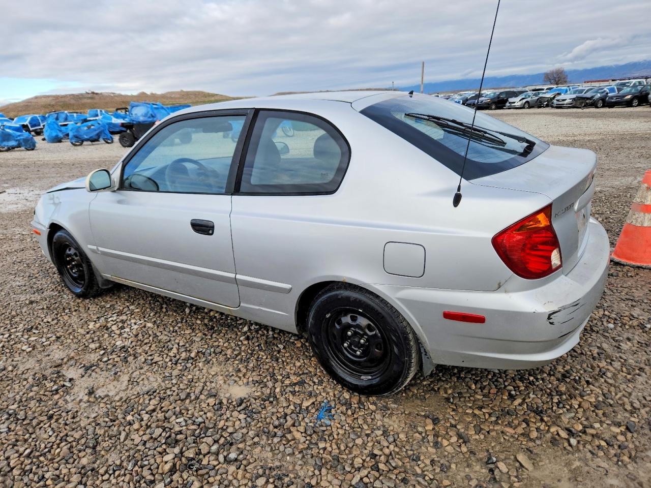 2003 HYUNDAI ACCENT GL photo 2