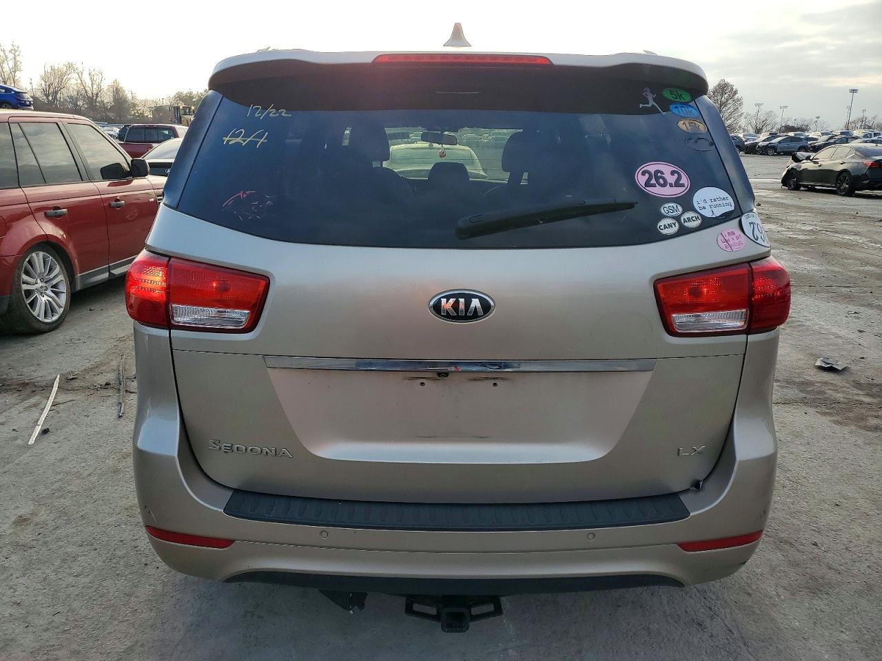 2016 KIA SEDONA LX photo 11