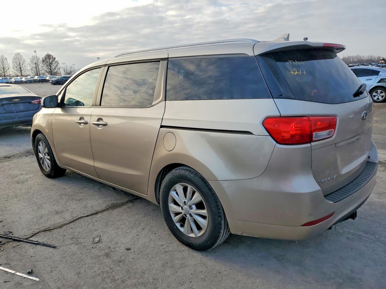 2016 KIA SEDONA LX photo 3