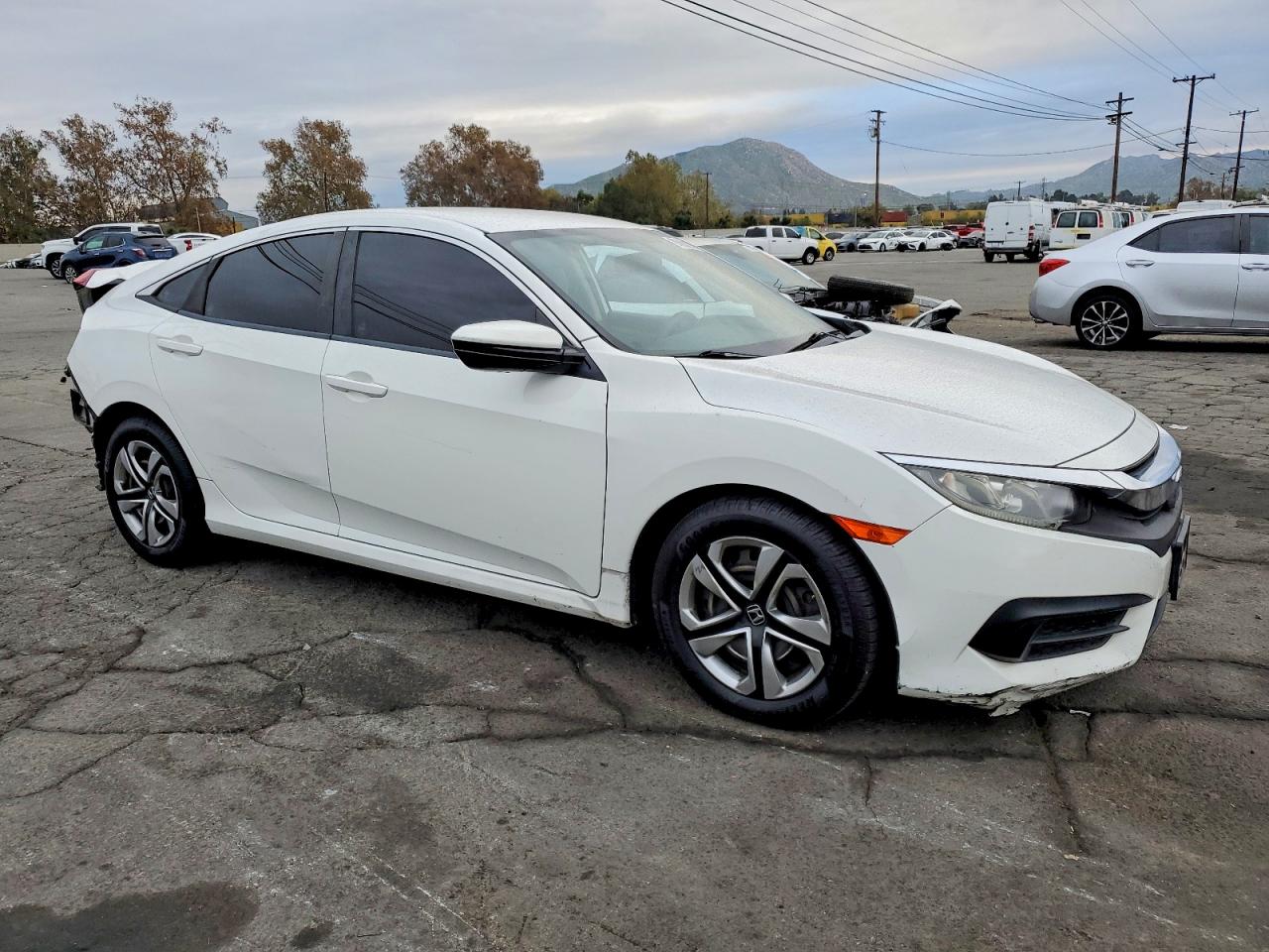 2017 HONDA CIVIC LX photo 7