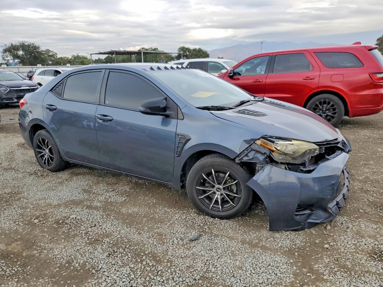 2017 TOYOTA COROLLA L photo 7