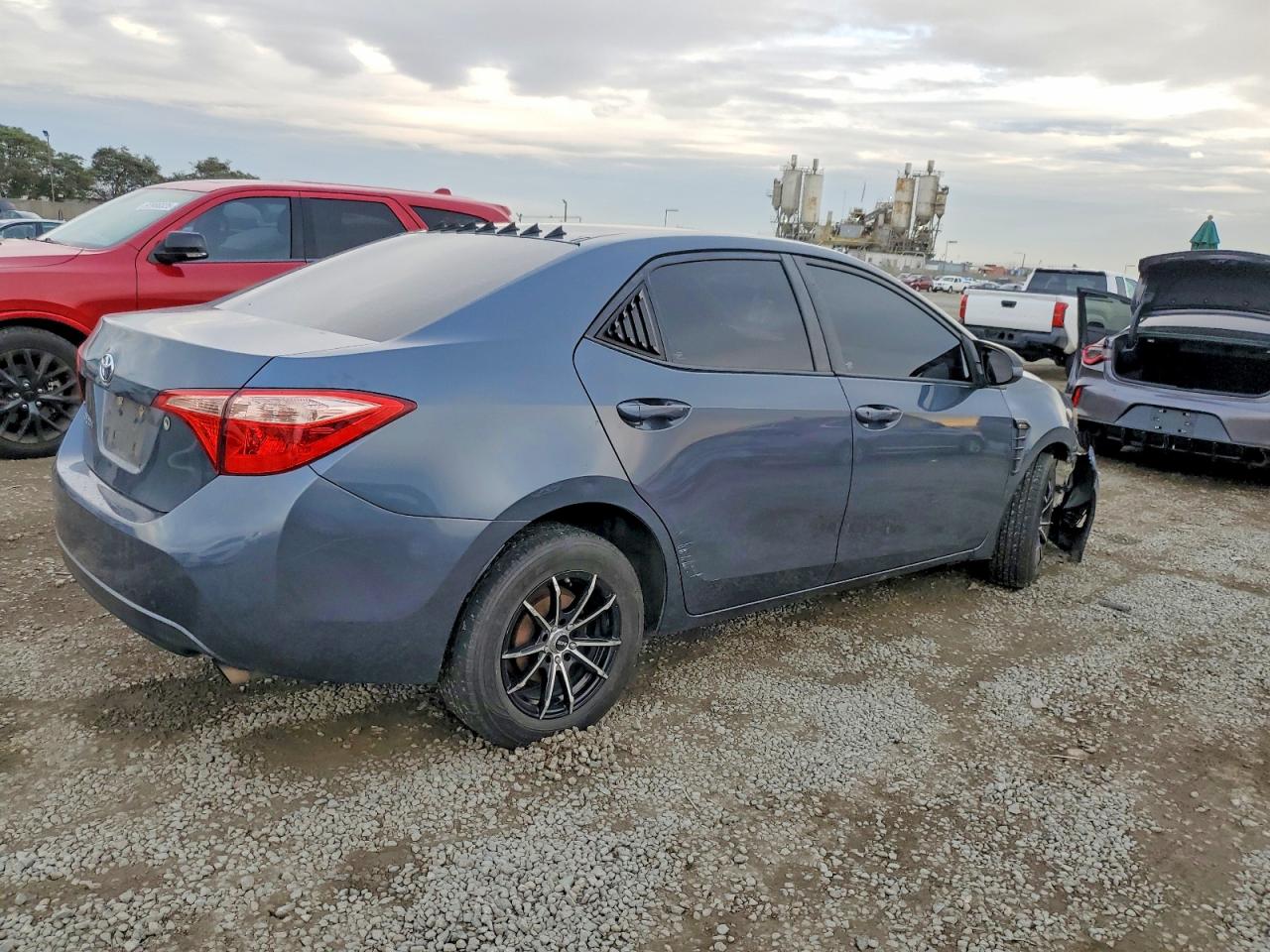 2017 TOYOTA COROLLA L photo 5
