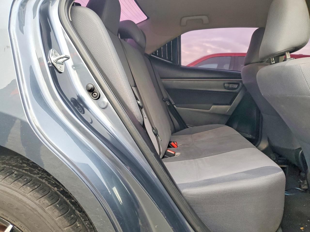 2017 TOYOTA COROLLA L photo 19
