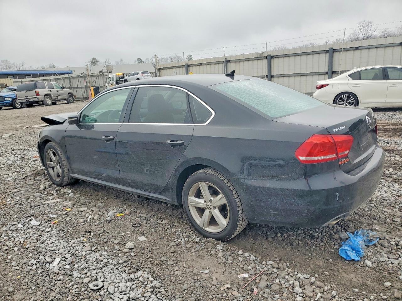 2012 VOLKSWAGEN PASSAT SE photo 4