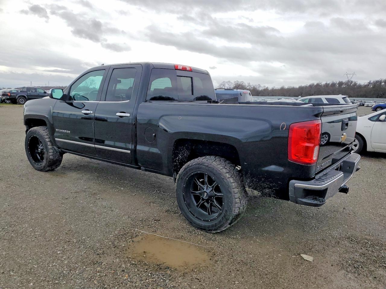 2018 CHEVROLET SILVERADO C1500 LTZ photo 2