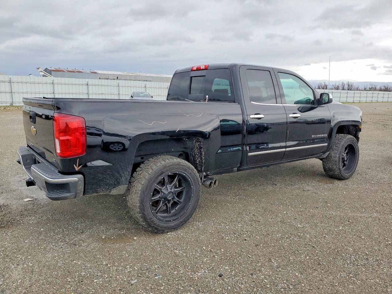 2018 CHEVROLET SILVERADO C1500 LTZ photo 3