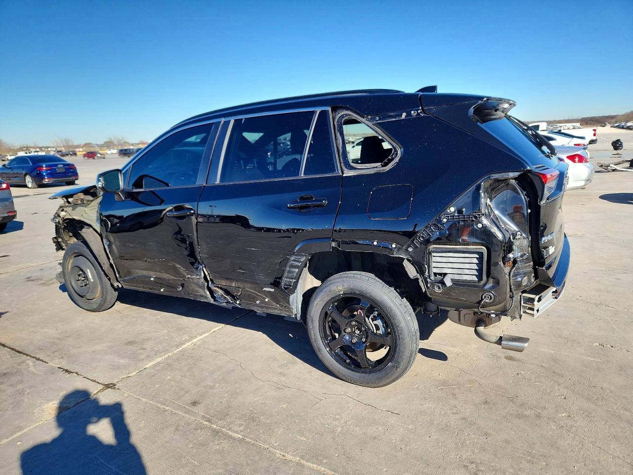 2022 TOYOTA RAV4 SE photo 2