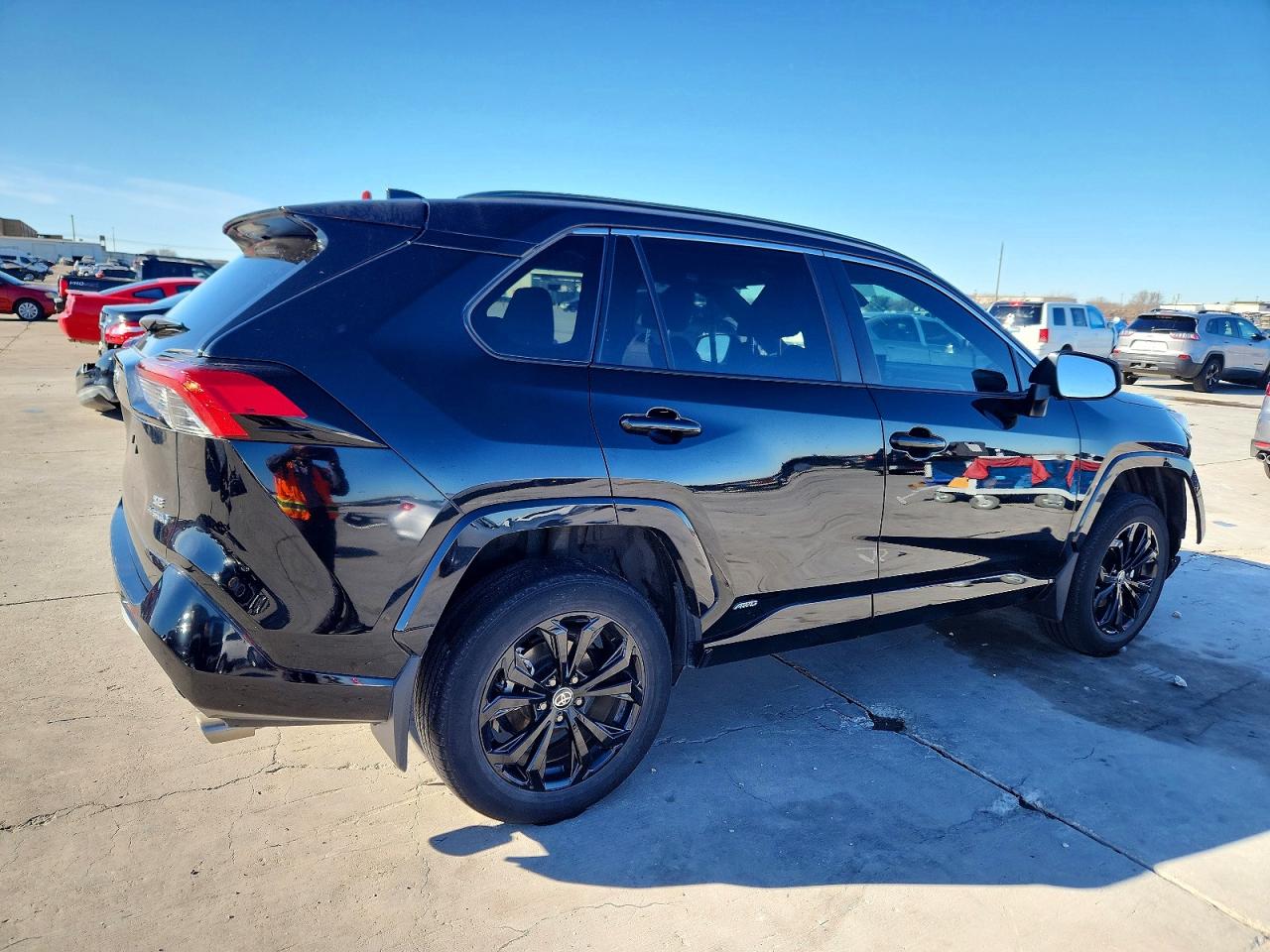 2022 TOYOTA RAV4 SE photo 3