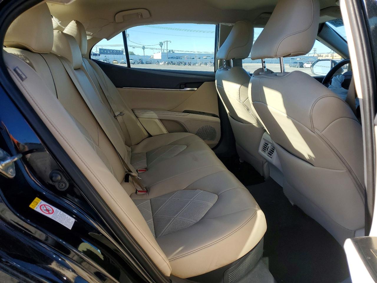 2019 TOYOTA CAMRY HYBRID photo 10