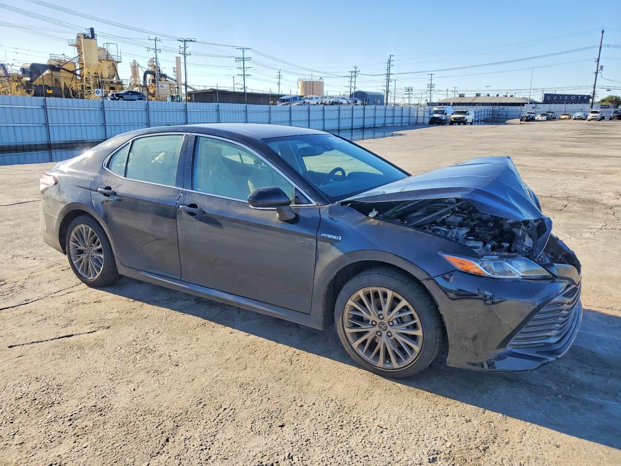 2019 TOYOTA CAMRY HYBRID photo 4