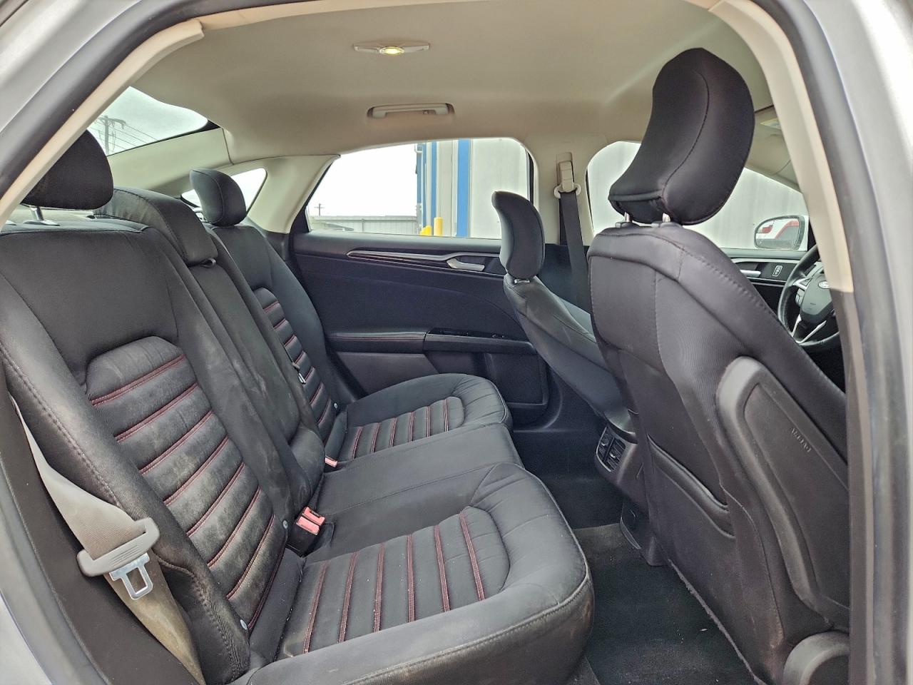 2016 FORD FUSION SE photo 10