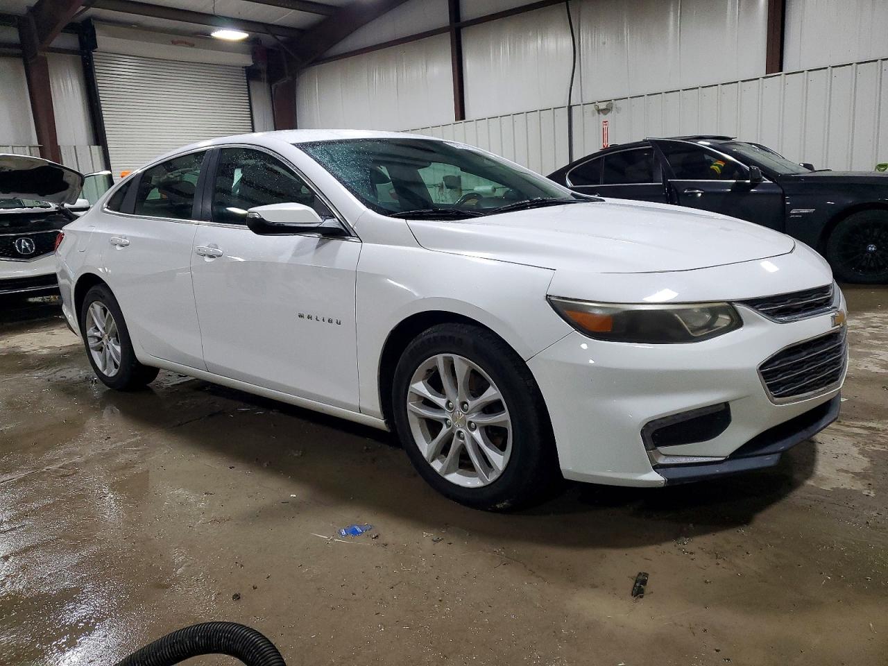 2018 CHEVROLET MALIBU LT photo 4