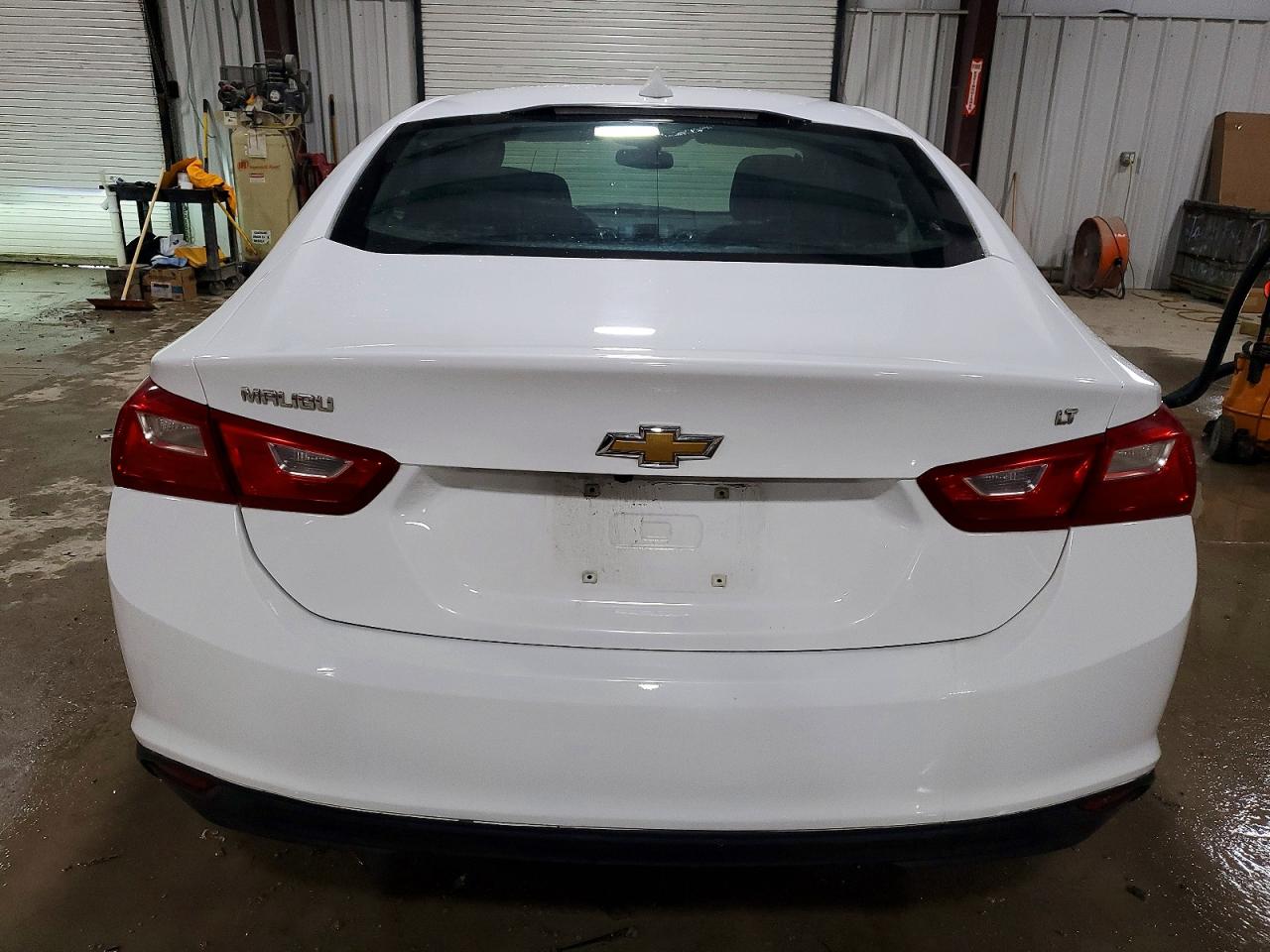 2018 CHEVROLET MALIBU LT photo 6