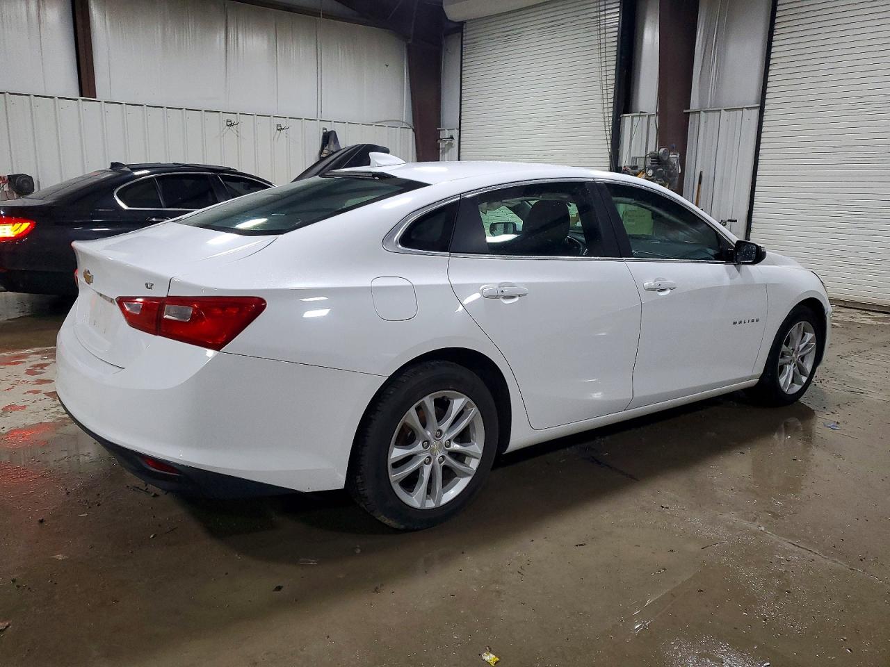 2018 CHEVROLET MALIBU LT photo 3