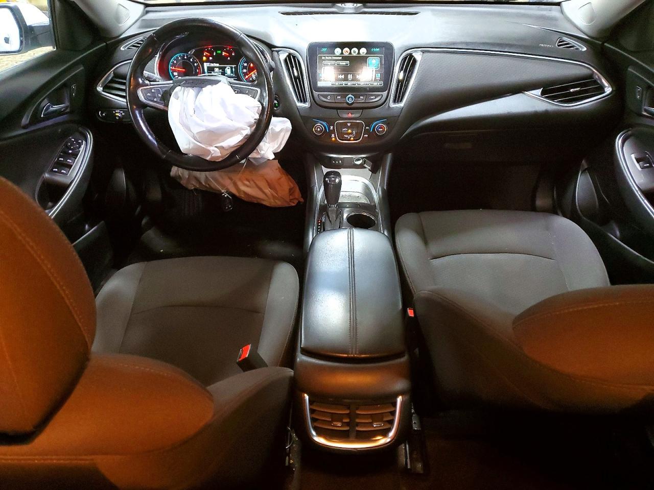 2018 CHEVROLET MALIBU LT photo 8