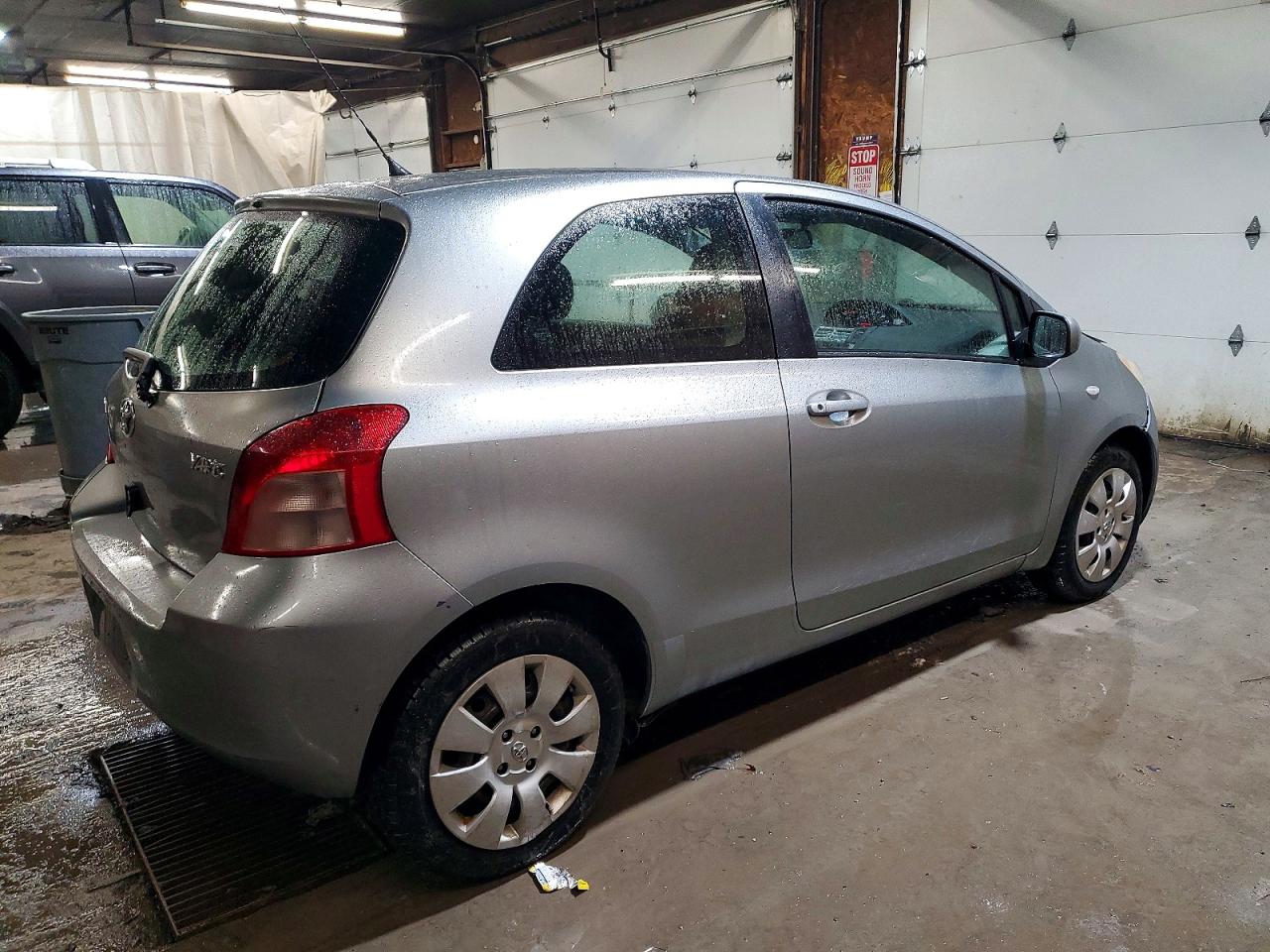 2008 TOYOTA YARIS photo 3