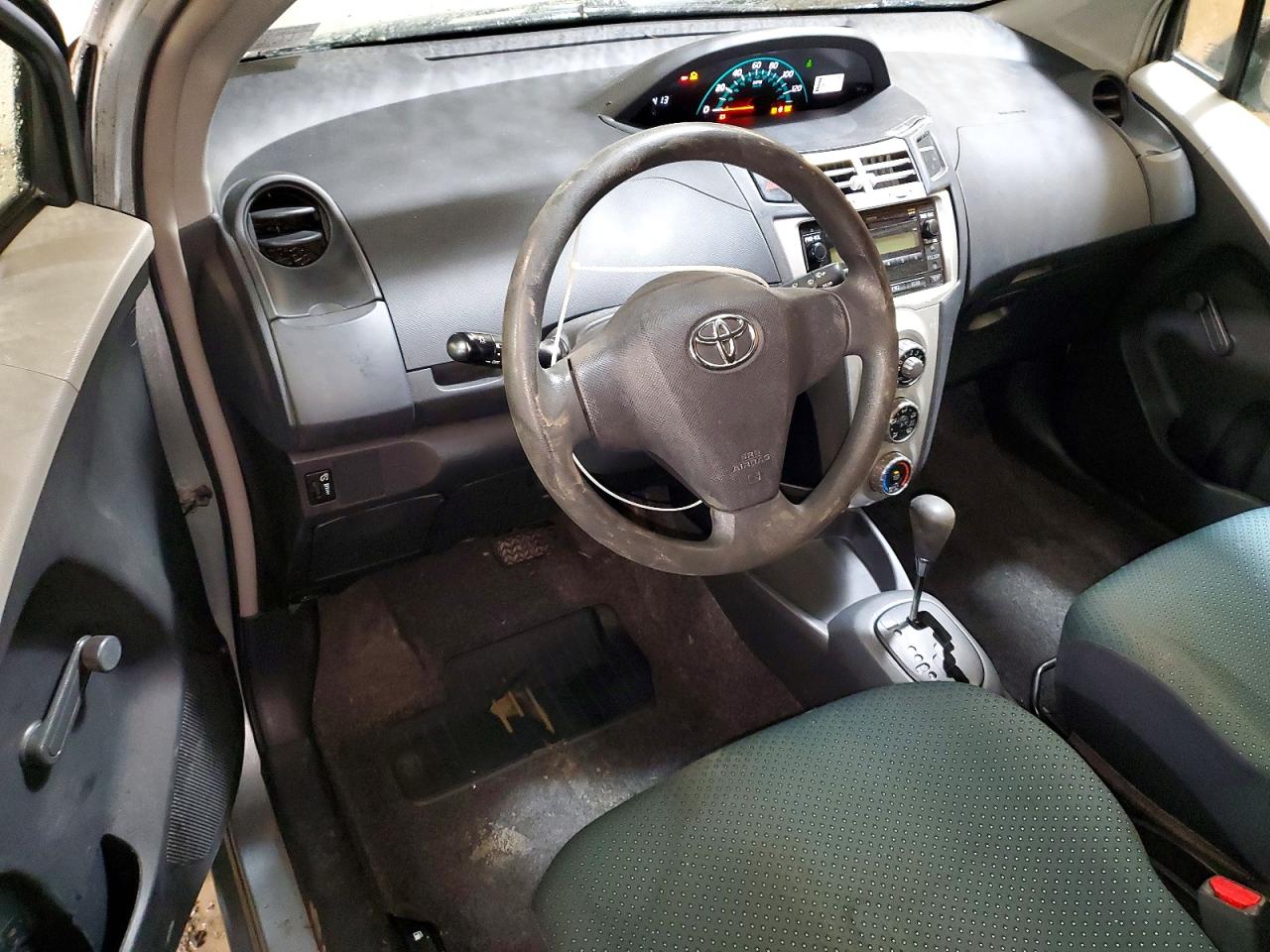 2008 TOYOTA YARIS photo 8