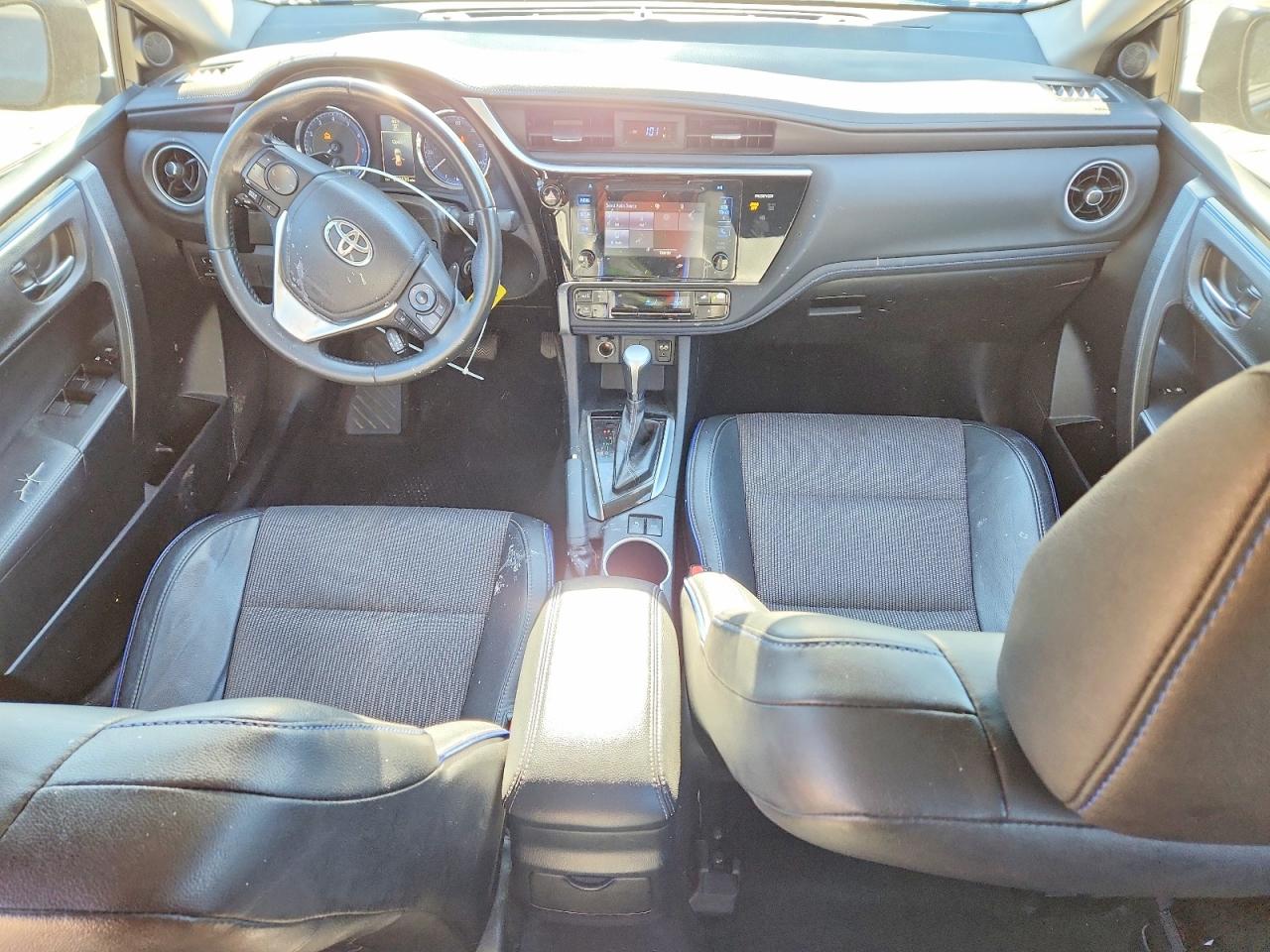 2017 TOYOTA COROLLA L photo 15