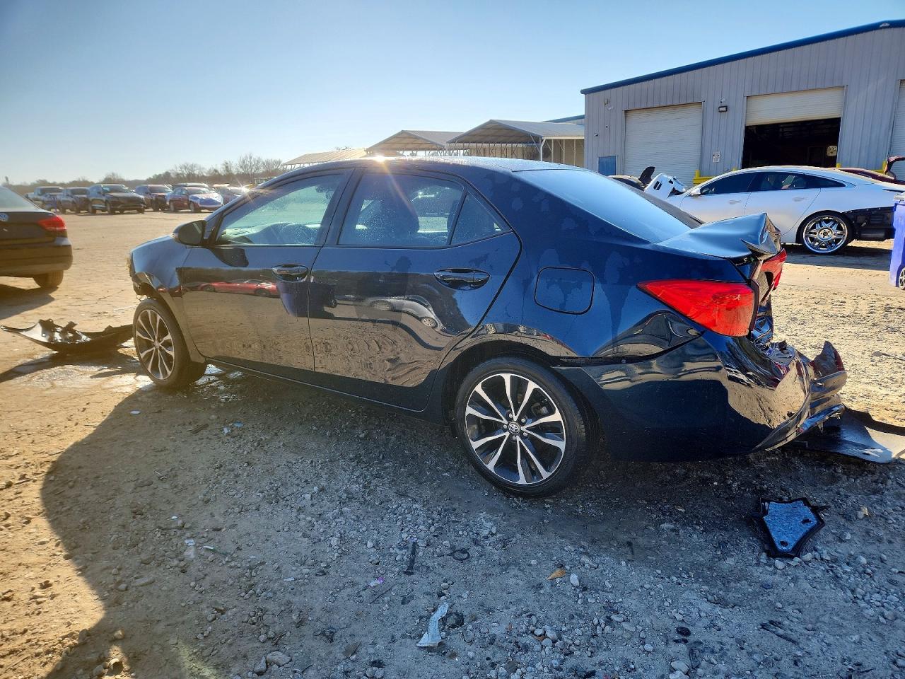 2017 TOYOTA COROLLA L photo 3