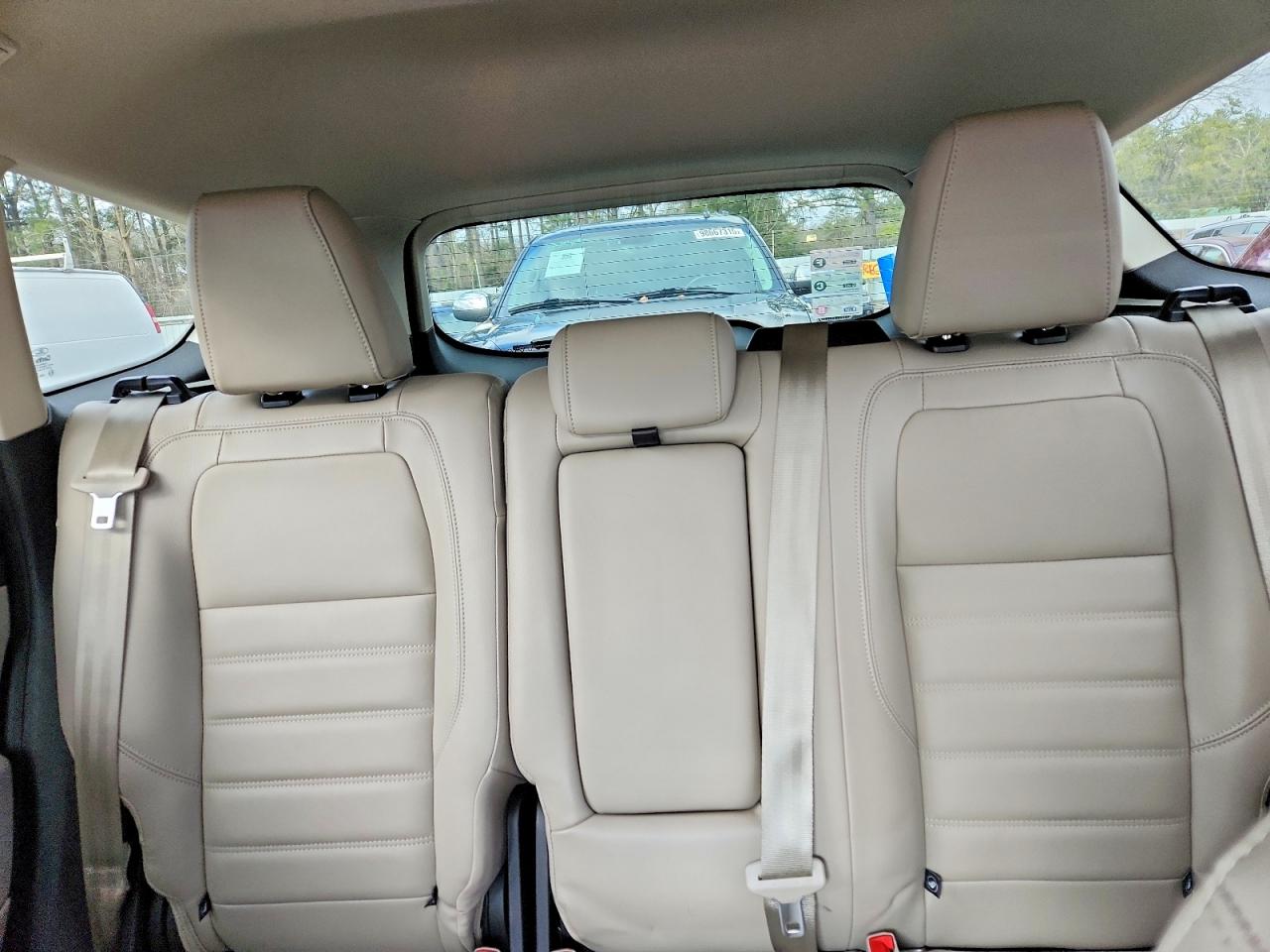 2017 FORD ESCAPE SE photo 19