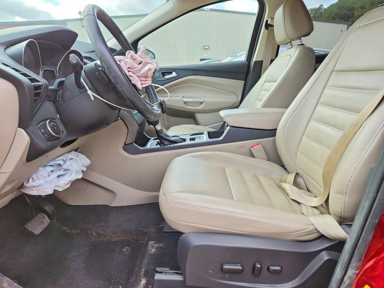 2017 FORD ESCAPE SE photo 13