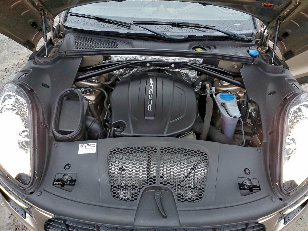 2017 PORSCHE MACAN photo 23