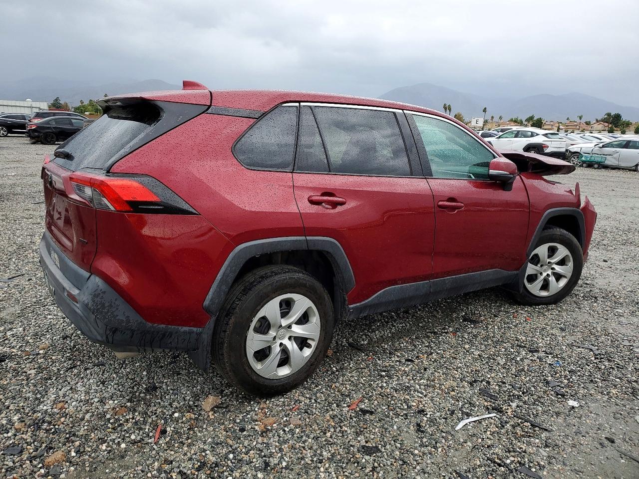 2022 TOYOTA RAV4 LE photo 5