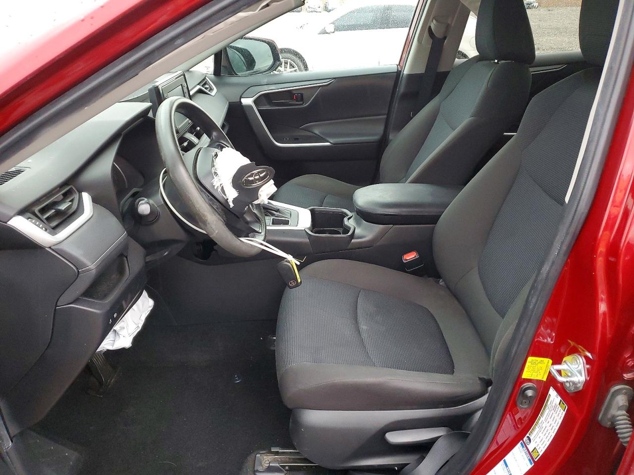 2022 TOYOTA RAV4 LE photo 13