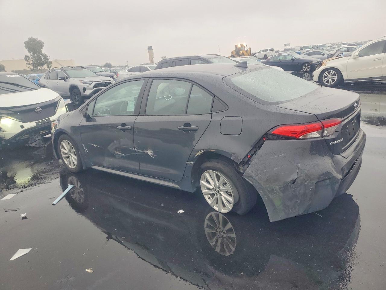 2024 TOYOTA COROLLA LE photo 3