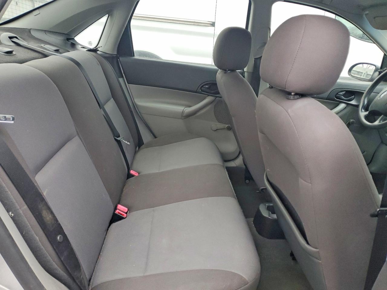 2007 FORD FOCUS ZX4 photo 10