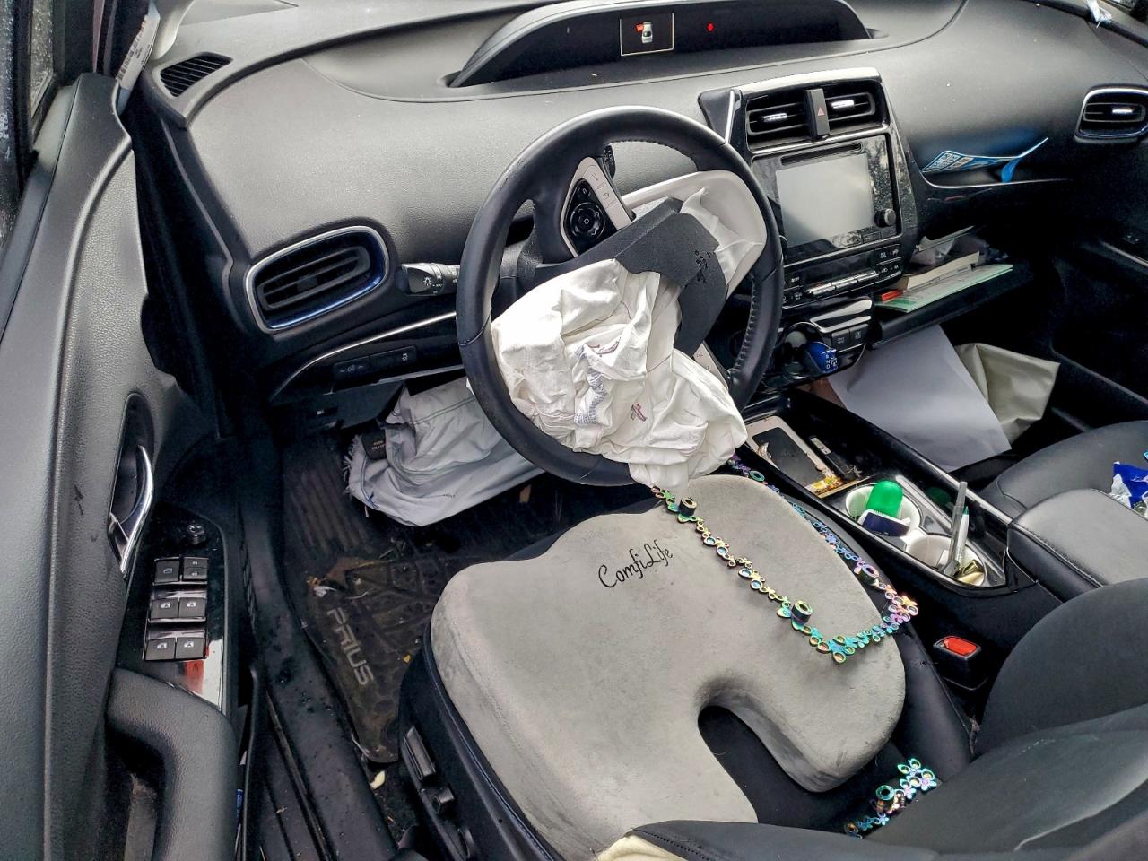 2016 TOYOTA PRIUS photo 15
