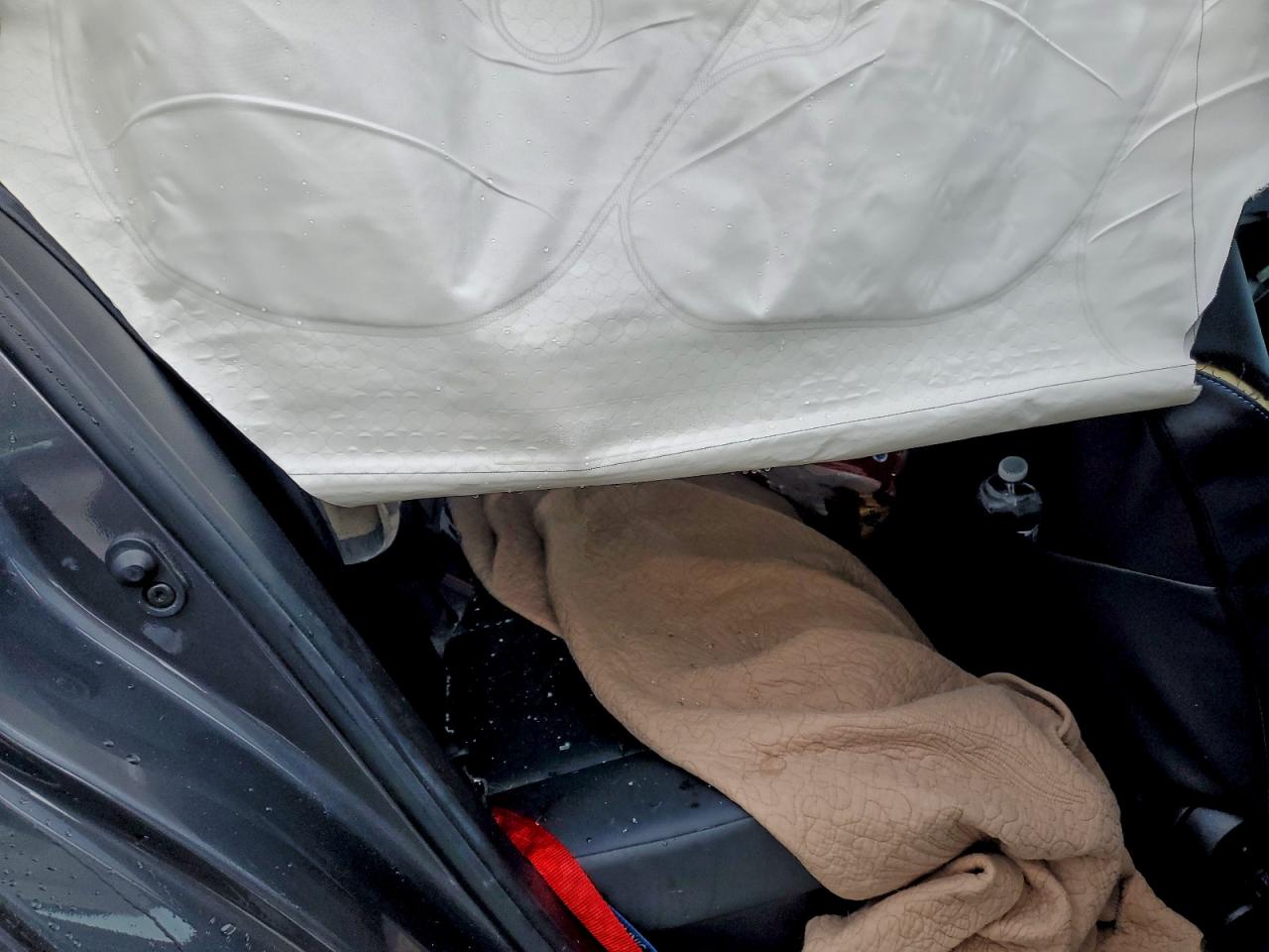 2016 TOYOTA PRIUS photo 21
