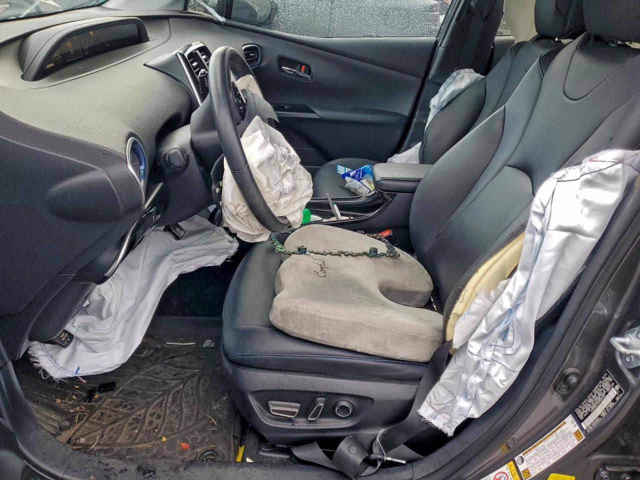 2016 TOYOTA PRIUS photo 13