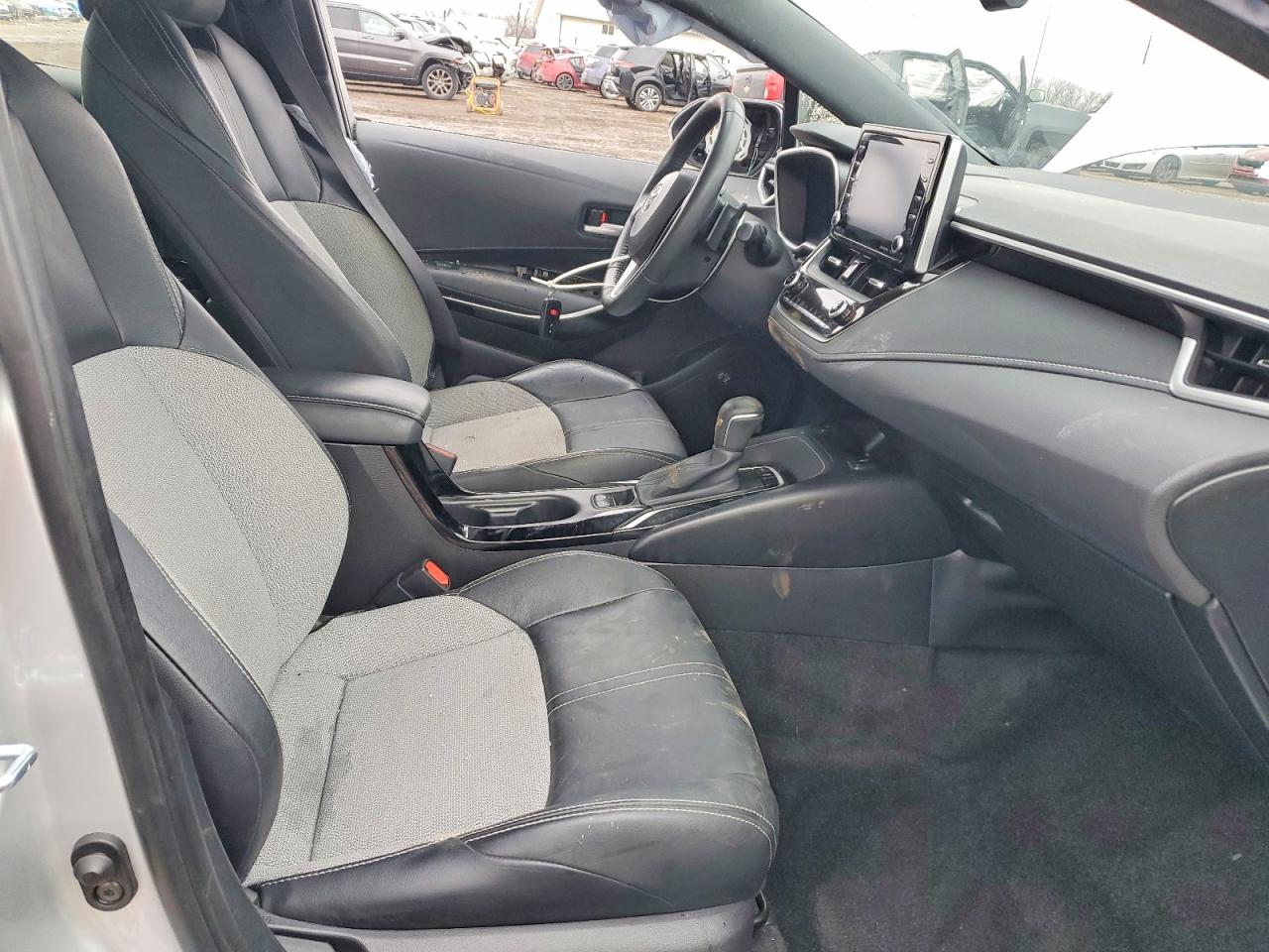 2019 TOYOTA COROLLA SE photo 13
