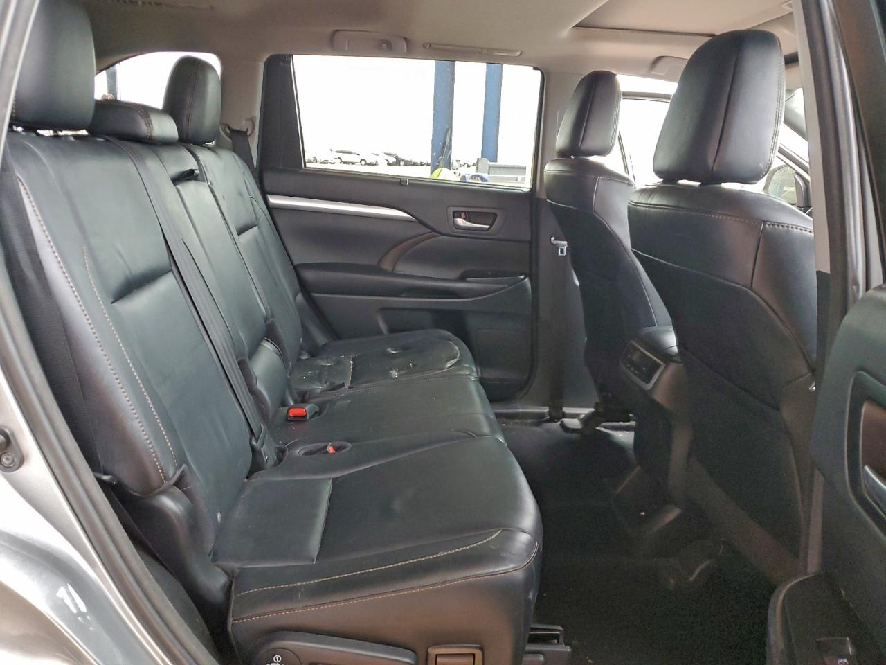 2016 TOYOTA HIGHLANDER XLE photo 21