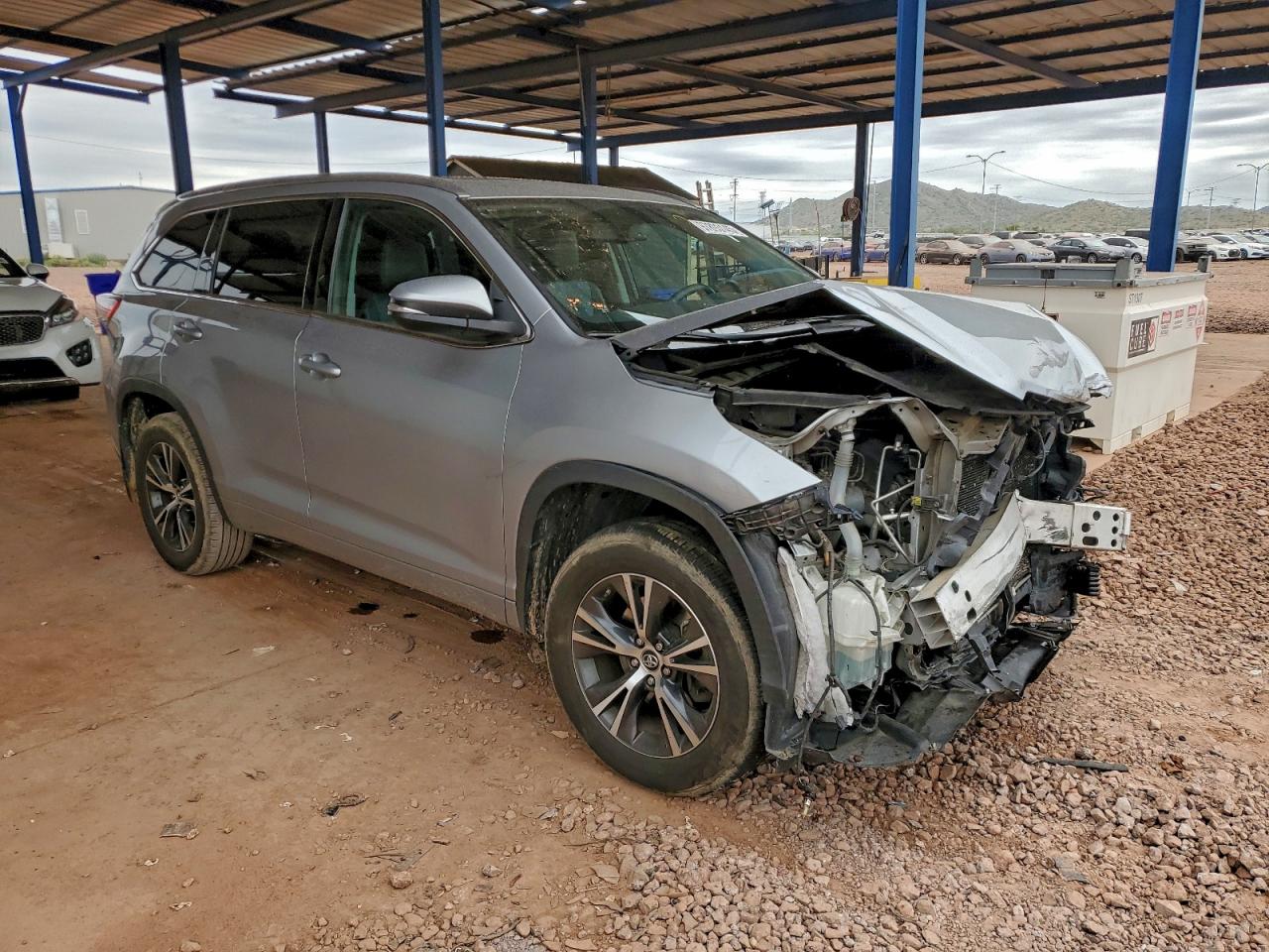 2016 TOYOTA HIGHLANDER XLE photo 7
