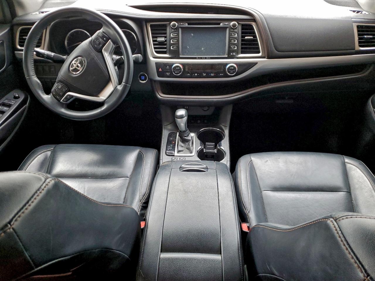 2016 TOYOTA HIGHLANDER XLE photo 15