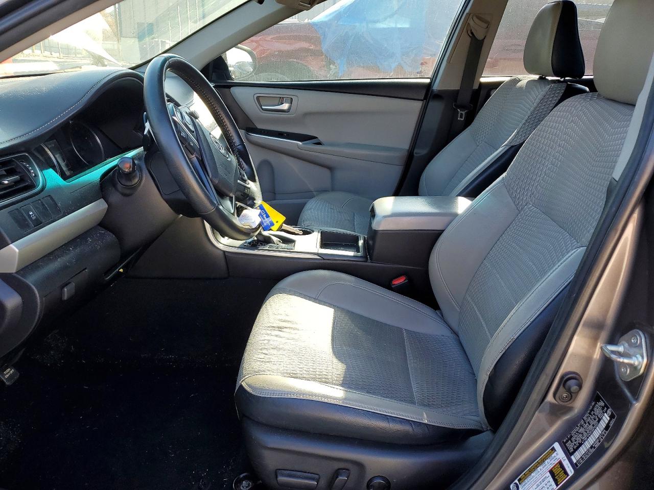 2015 TOYOTA CAMRY LE photo 7