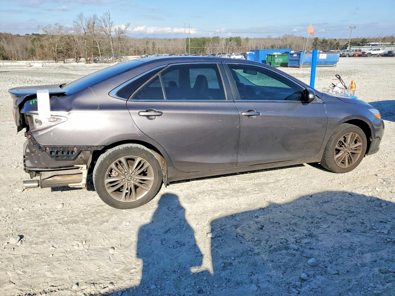 2015 TOYOTA CAMRY LE photo 3