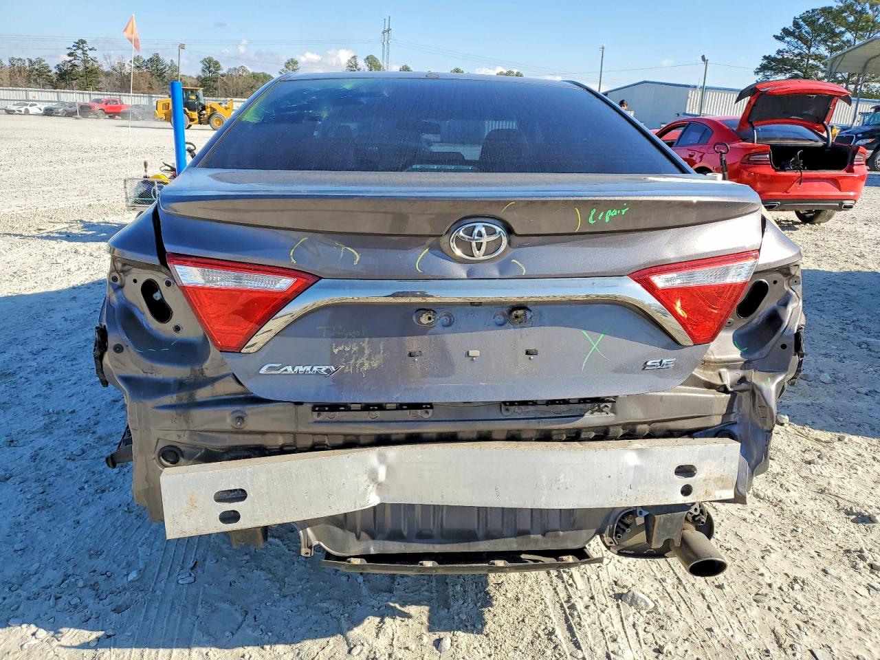 2015 TOYOTA CAMRY LE photo 6
