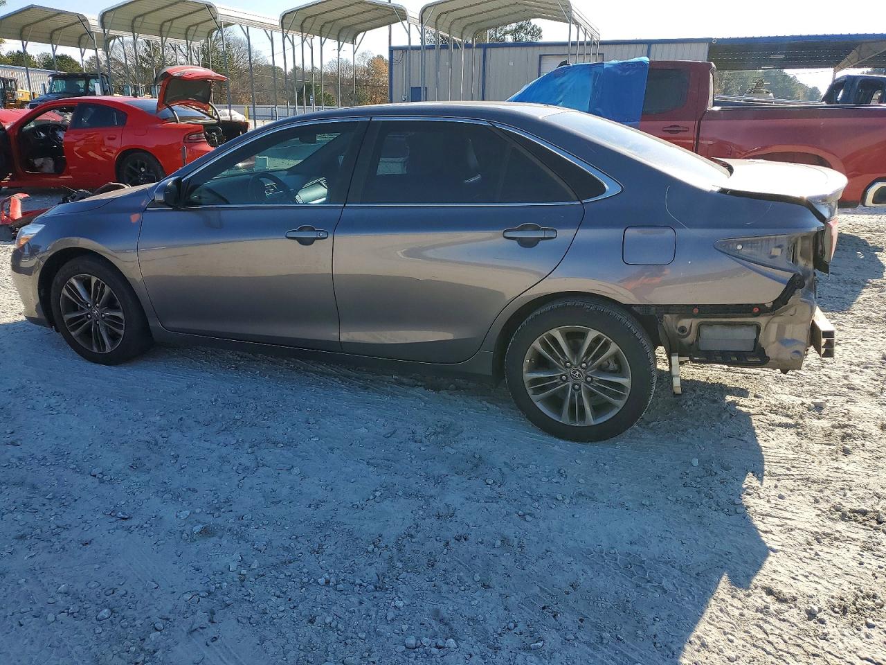 2015 TOYOTA CAMRY LE photo 2