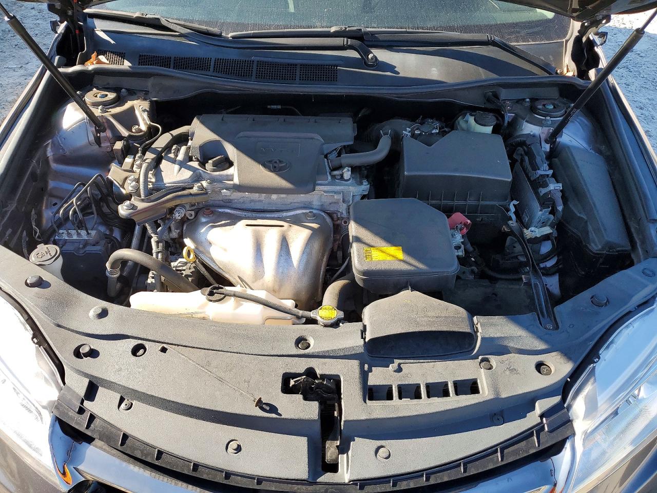 2015 TOYOTA CAMRY LE photo 11