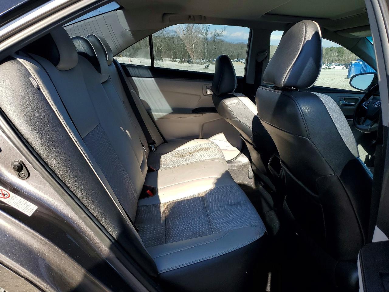 2015 TOYOTA CAMRY LE photo 10
