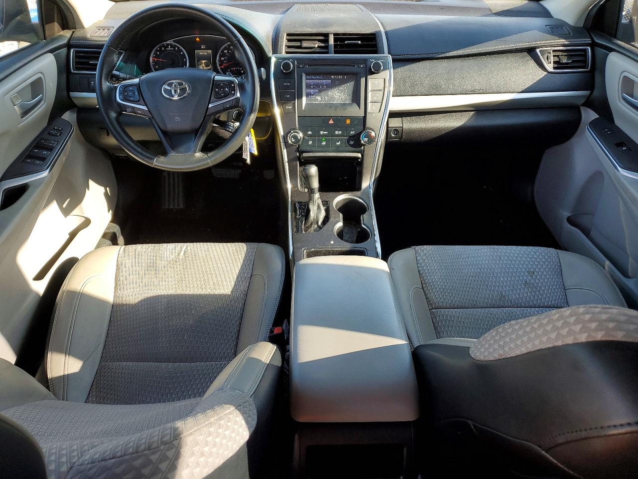 2015 TOYOTA CAMRY LE photo 8