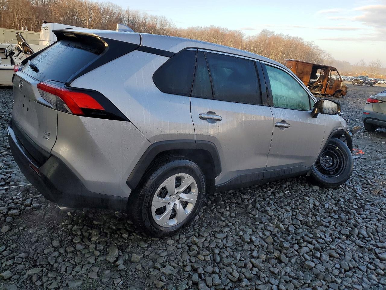 2024 TOYOTA RAV4 LE photo 5