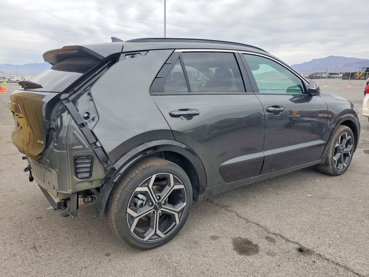 2025 KIA NIRO EX photo 3