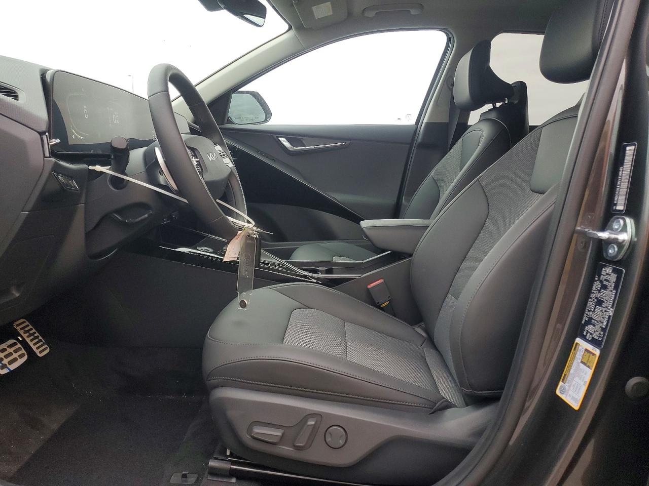 2025 KIA NIRO EX photo 7