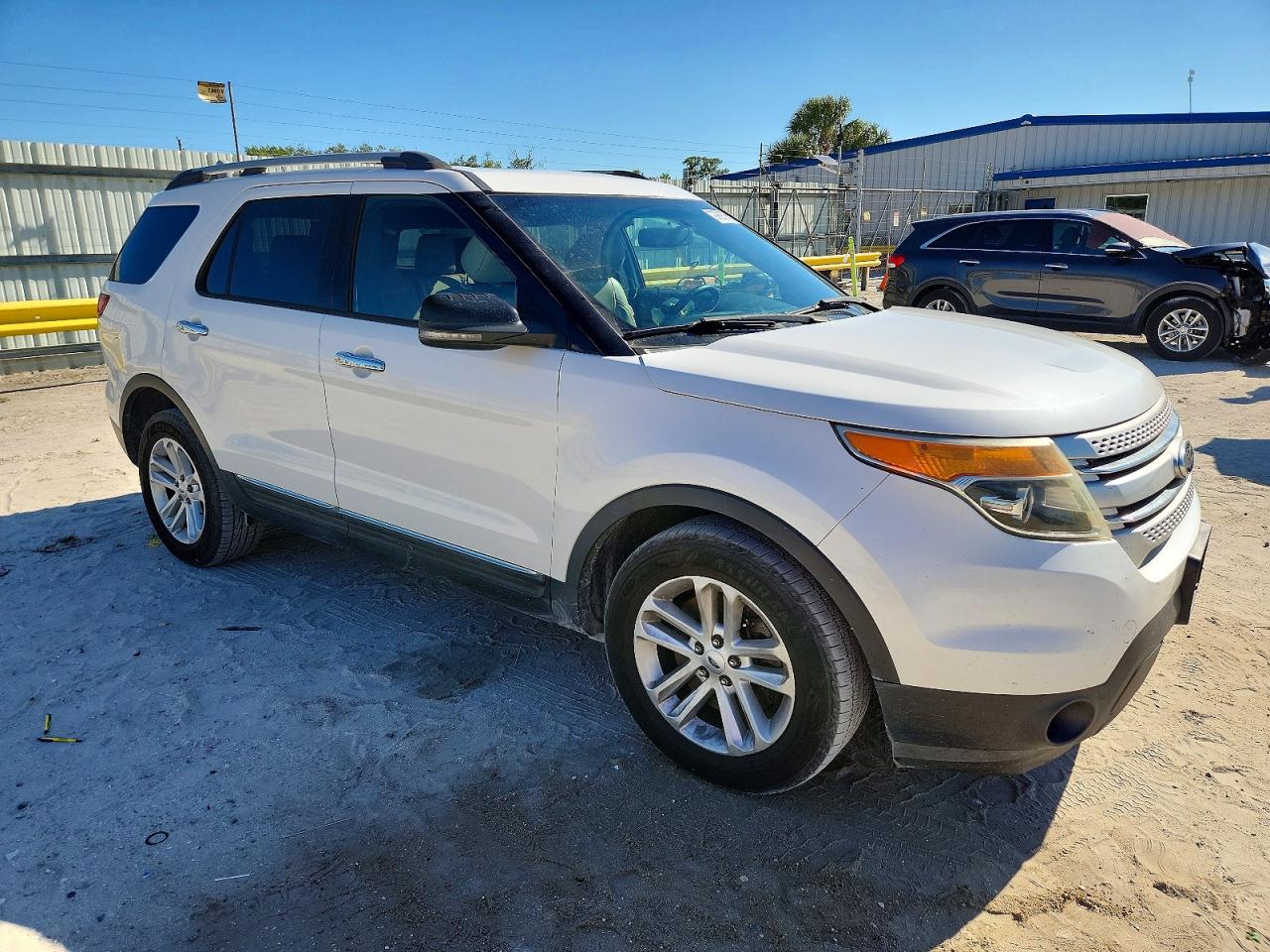 2014 FORD EXPLORER XLT photo 4