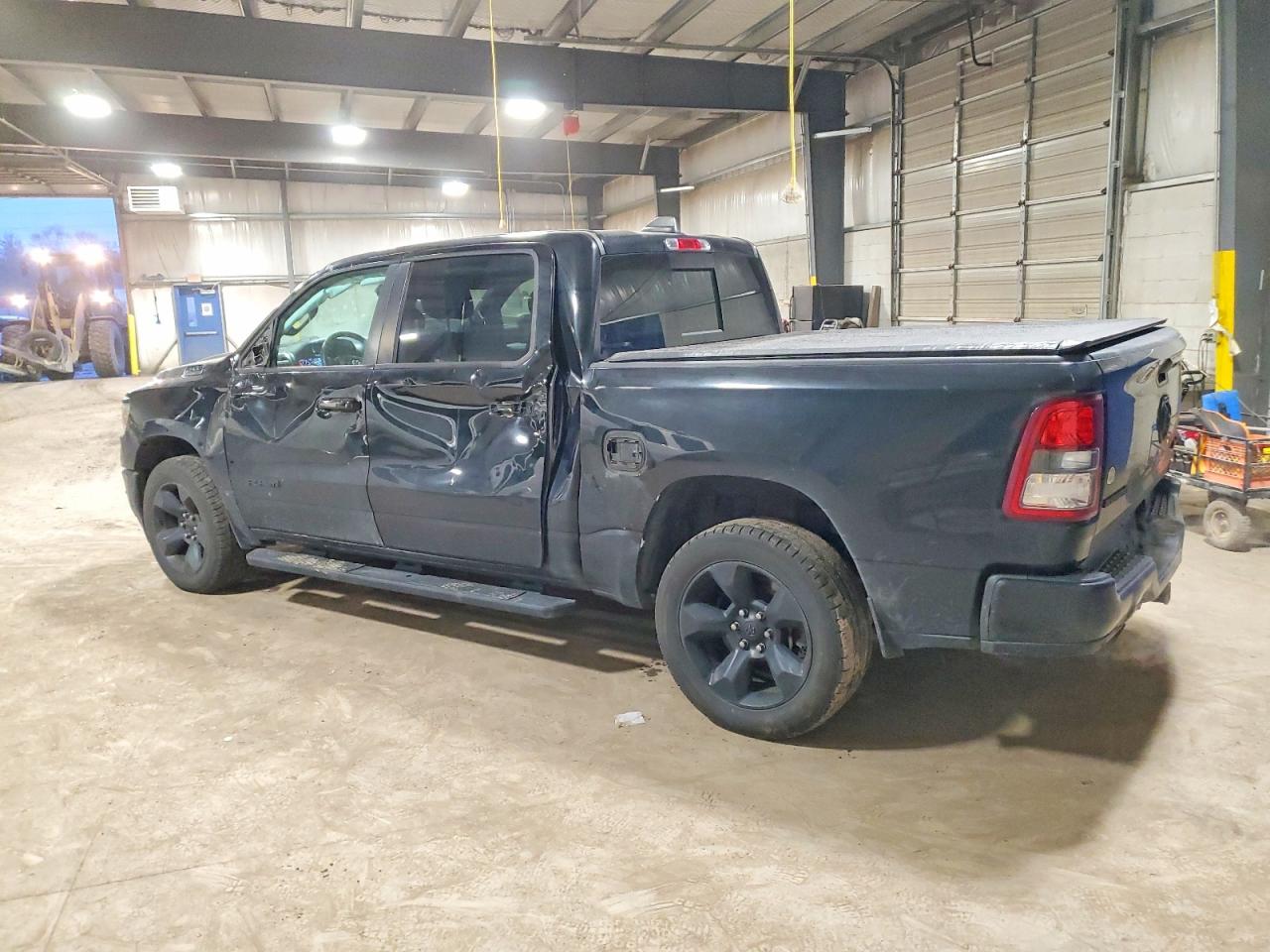 2019 RAM 1500 BIG HORN photo 2