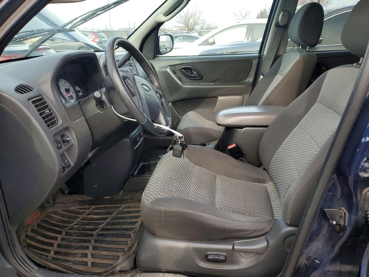 2003 FORD ESCAPE XLT photo 7
